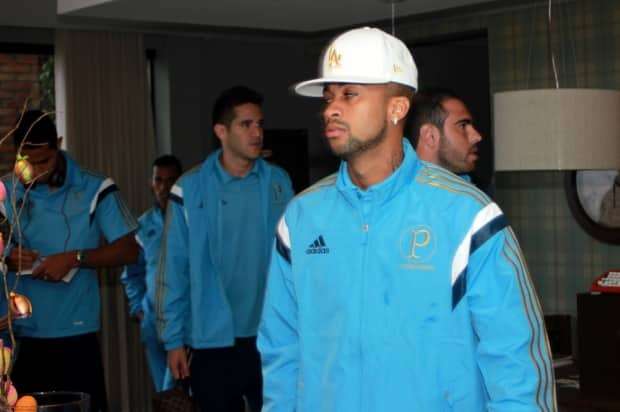 Palmeiras deixa Hotel Bormon em Nova Veneza, para confronto com o Criciúma