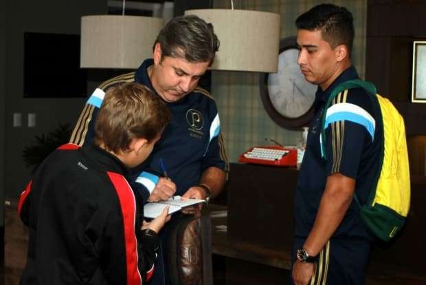 Palmeiras deixa Hotel Bormon em Nova Veneza, para confronto com o Criciúma