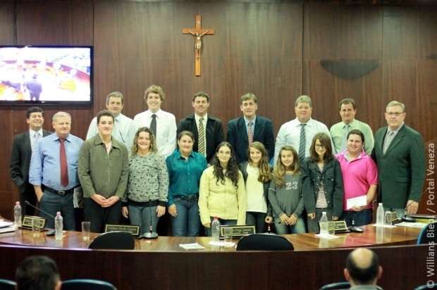 Câmara faz homenagem ao Clube de Jovens do Distrito de São Bento Baixo 1 Câmara faz homenagem ao Clube de Jovens do Distrito de São Bento Baixo