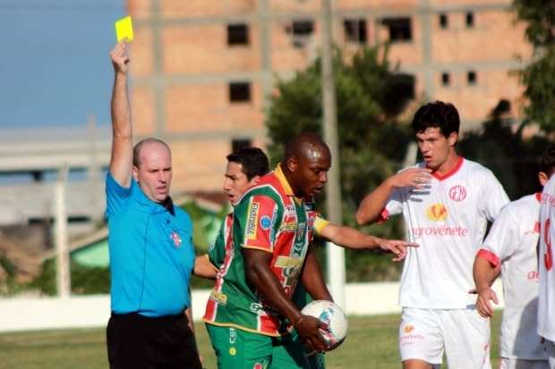 Metropolitano empata sem gols e vai decidir em casa a Copa Sul