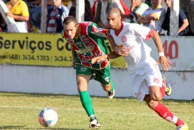 Metropolitano empata sem gols e vai decidir em casa a Copa Sul