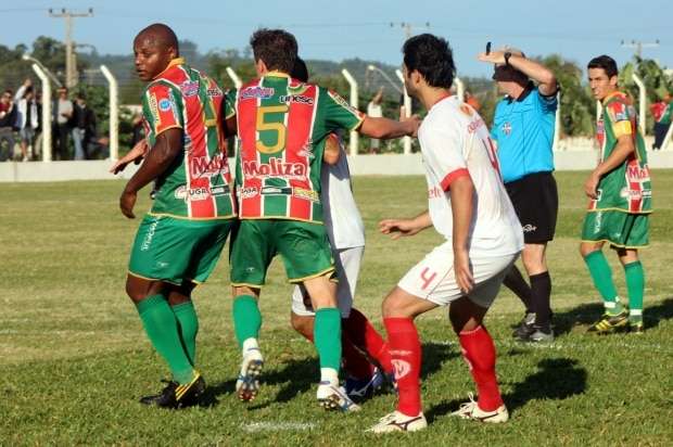 Metropolitano empata sem gols e vai decidir em casa a Copa Sul