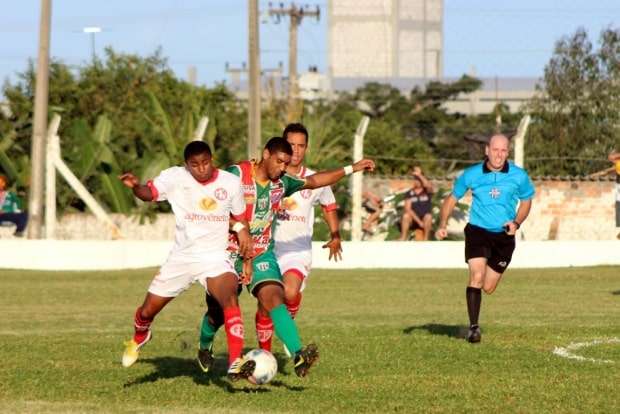 Metropolitano empata sem gols e vai decidir em casa a Copa Sul