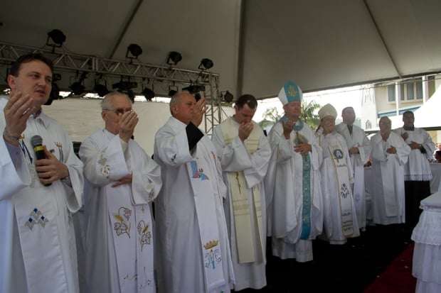 Romaria atrai milhares de devotos a Caravaggio neste domingo 7 Romaria atrai milhares de devotos a Caravaggio neste domingo