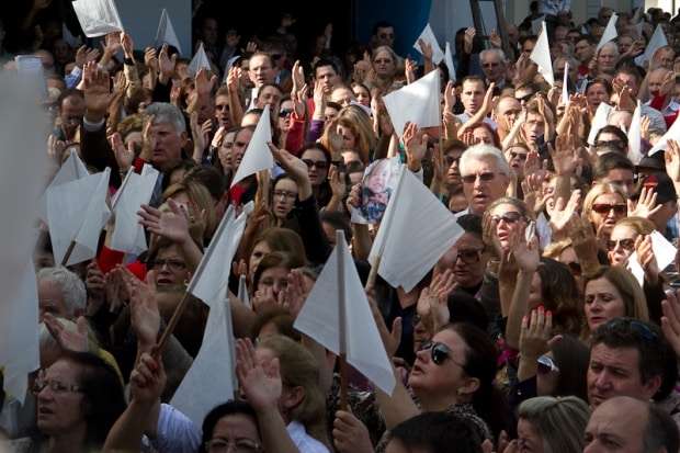 Romaria atrai milhares de devotos a Caravaggio neste domingo 9 Romaria atrai milhares de devotos a Caravaggio neste domingo