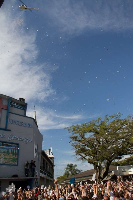 Romaria atrai milhares de devotos a Caravaggio neste domingo 10 Romaria atrai milhares de devotos a Caravaggio neste domingo