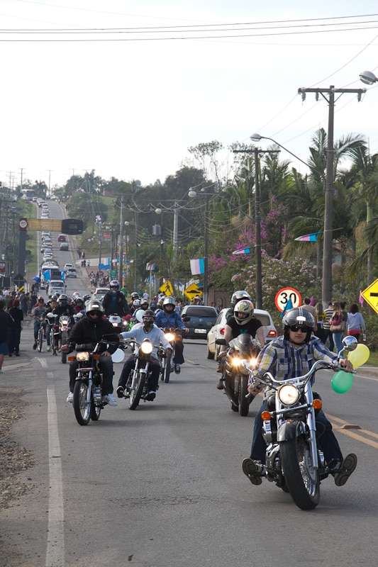 Romaria atrai milhares de devotos a Caravaggio neste domingo 11 Romaria atrai milhares de devotos a Caravaggio neste domingo