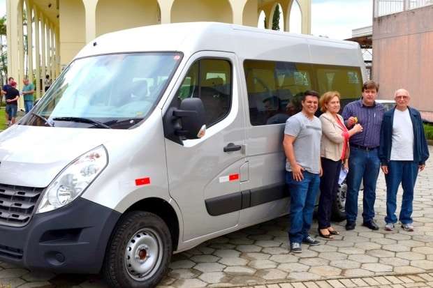 Nova Veneza adquire novo carro para saúde