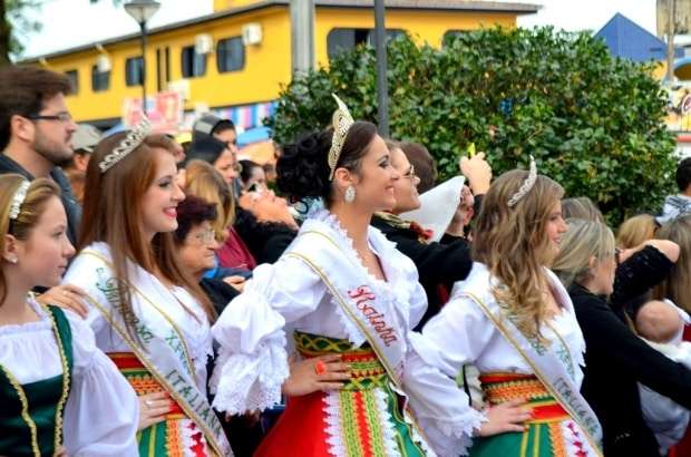 Romaria atrai milhares de devotos ao Caravaggio  2 Romaria atrai milhares de devotos ao Caravaggio