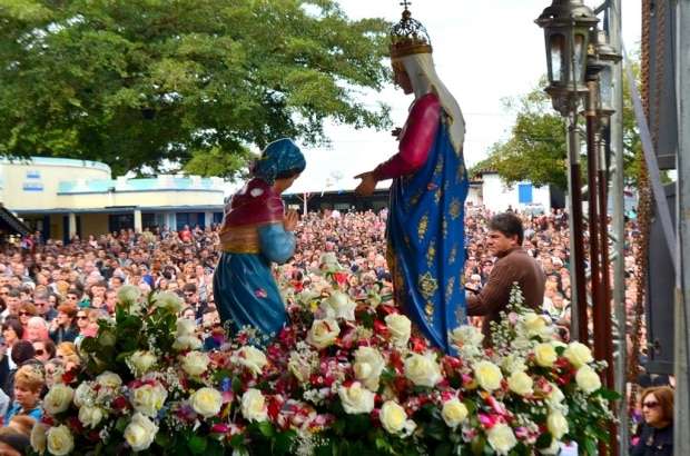 Romaria atrai milhares de devotos ao Caravaggio  3 Romaria atrai milhares de devotos ao Caravaggio