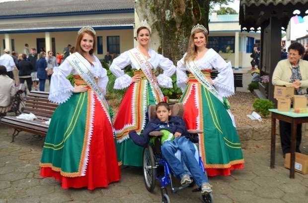 Romaria atrai milhares de devotos ao Caravaggio  4 Romaria atrai milhares de devotos ao Caravaggio