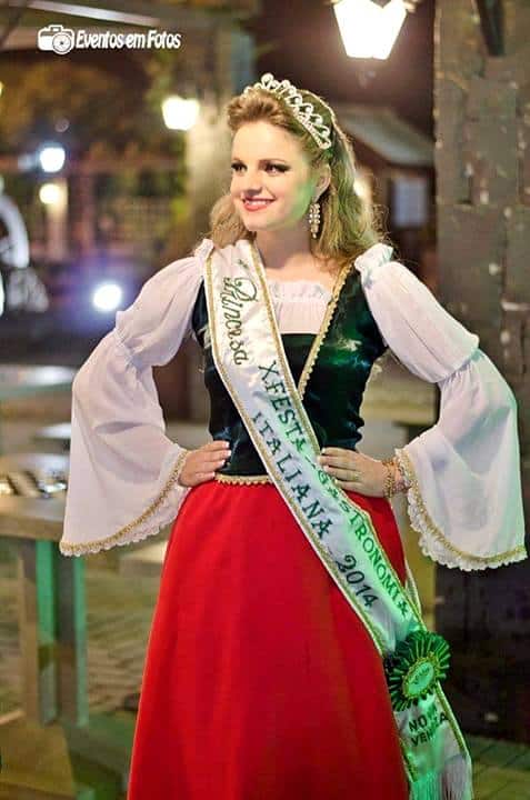 Ricardo Mazzorana: E o ladrãozinho de flores da ponte? Alguém já sabe quem é? 2 A representante do Grupo Folclórico Ítalo-Brasileiro Nova Veneza e segunda princesa, Maria Amélia Spillere Ghisleri. Foto: Carlos Alves