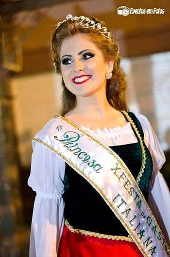 Ricardo Mazzorana: E o ladrãozinho de flores da ponte? Alguém já sabe quem é? 3 Cláudia Milanez, a primeira princesa. Foto: Carlos Alves