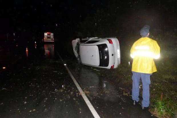 VW Gol capota na SC-443 na comunidade São Bonifácio em Nova Veneza 2 VW Gol capota na SC-443 na comunidade São Bonifácio em Nova Veneza