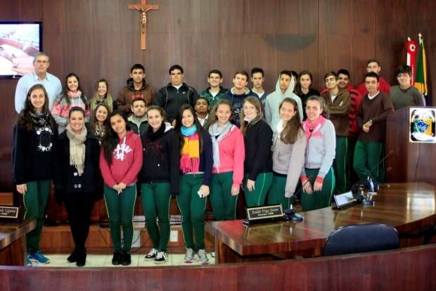 Câmara recebe alunos da Escola Humberto Hermes Hoffmann