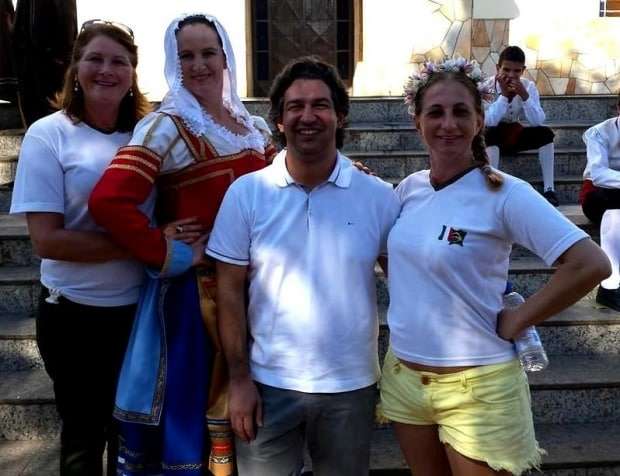 Ricardo Mazzorana: Selfie com o prefeito Valdemar Batista Costa e, os Tenores do Brasil 2 Relembrando os velhos tempos de Grupo Folclórico...Susan Bortoluzzi Brogni, Isabel Gava De Borba, Marco Aurélio Ghislandi e Jussara Savio.