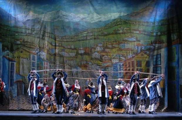 O Grupo Folclórico Ítalo Brasileiro mais uma vez representou bem Nova Veneza no Festival de Dança de Joinville. Os dançarinos conquistaram o terceiro lugar nas categorias júnior de danças populares e na sênior de danças populares.