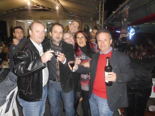 Marcelo Branco: Por aqui o PP e PSDB adversários tradicionais das últimas eleições vão estar no mesmo palanque 5 Gilnei de Oliveira Rosa e Glaucio Ghislandi lideraram um grupo divertido na  Festa da Gastronomia.