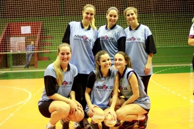 Família Spillere é bicampeã do municipal de vôlei feminino 1 Família Spillere é bicampeã do municipal de vôlei feminino
