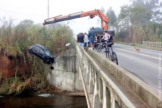 “Ele estava vivo depois do acidente,” revela envolvido em múltipla colisão da ponte do Rio Guarapari