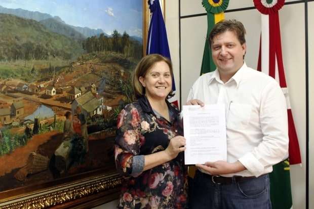 Prefeitura de Nova Veneza cede automóvel para Apae