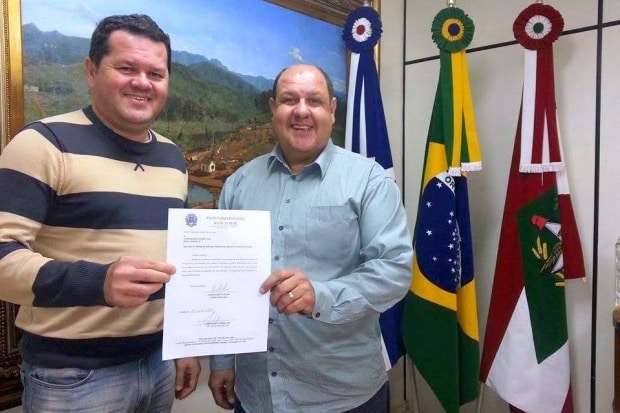 Zé Spilere assina ordens de serviços para Nova Veneza e Caravaggio 1 Zé Spilere assina ordens de serviços para Nova Veneza e Caravaggio