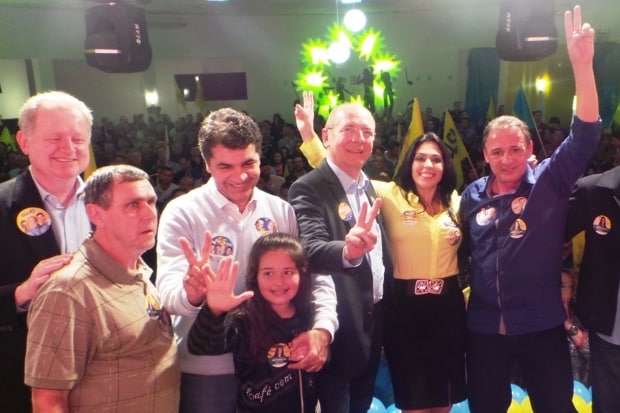 O lançamento da campanha dos candidatos Dóia Guglielmi e Geovania de Sá, estadual e federal pelo PSDB, lotou o União Mineira, na noite de segunda-feira, 18/08, com centenas de pessoas presentes no evento em Criciúma. Compareceram liderança tucanas da região e também o candidato a governador, Paulo Bauer.