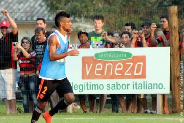 Flamengo treina em Nova Veneza para enfrentar o Tigre 1 Flamengo treina em Nova Veneza para enfrentar o Tigre
