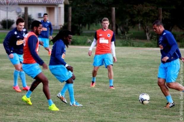 Cruzeiro treina em Nova Veneza