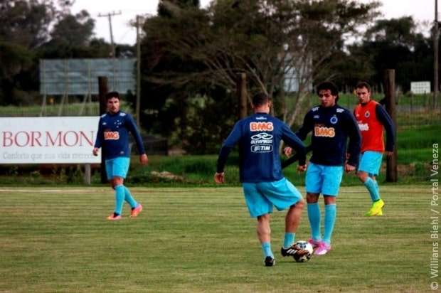 Cruzeiro treina em Nova Veneza