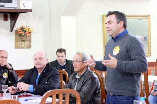 Ronaldo Benedet e Vampiro reúnem lideranças peemedebistas em Nova Veneza