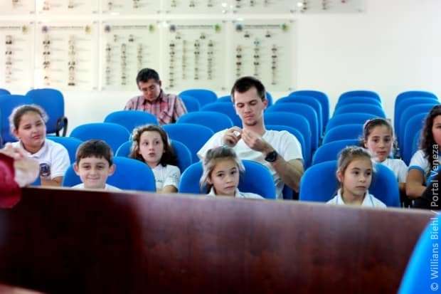 Vereador recebe alunos da Escola Municipal Vila Maria