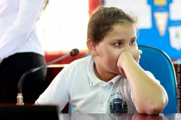 Vereador recebe alunos da Escola Municipal Vila Maria