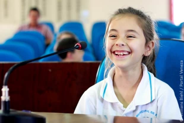 Vereador recebe alunos da Escola Municipal Vila Maria