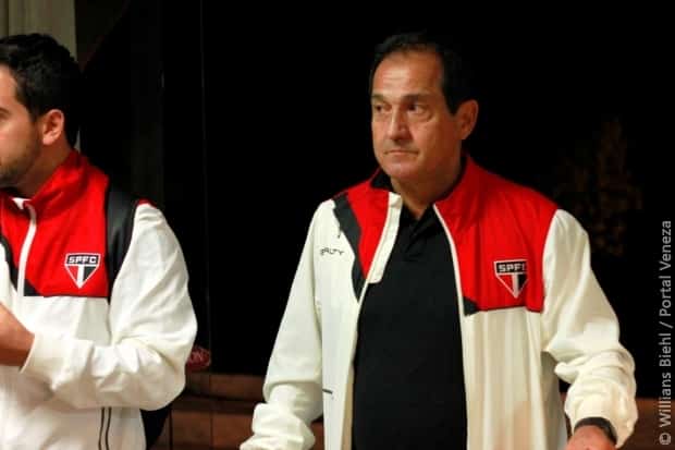 Delegação do São Paulo já está em Nova Veneza para partida contra o Criciúma
