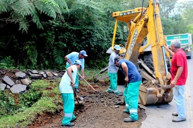 Nova Veneza realiza operação tapa-buracos