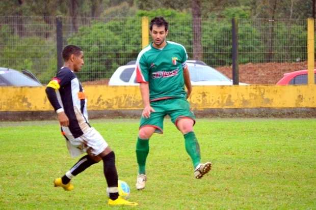 Forquilhinha empata com a Carbonífera Criciúma, e empata na classificação com o Metropolitano 1 Forquilhinha empata com a Carbonífera Criciúma, e empata na classificação com o Metropolitano