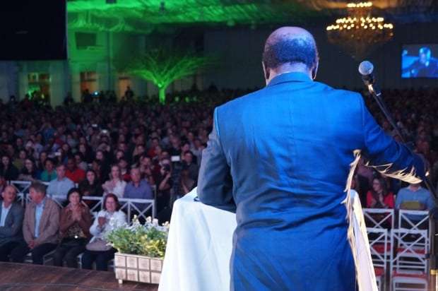 Joaquim Barbosa fala para 1,8 mil pessoas em Criciúma