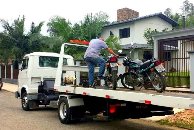 Motos são apreendidas após condutores efetuarem manobras perigosas 1 Motos são apreendidas após condutores efetuarem manobras perigosas