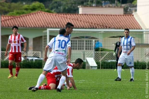 Metropolitano vence o clássico da polenta