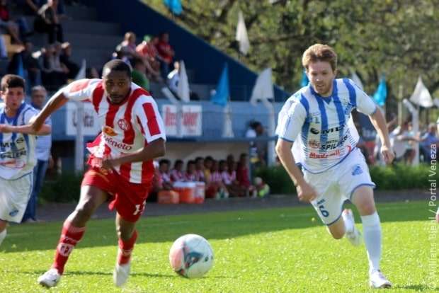 Metropolitano vence o clássico da polenta