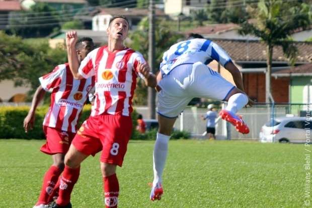 Metropolitano vence o clássico da polenta