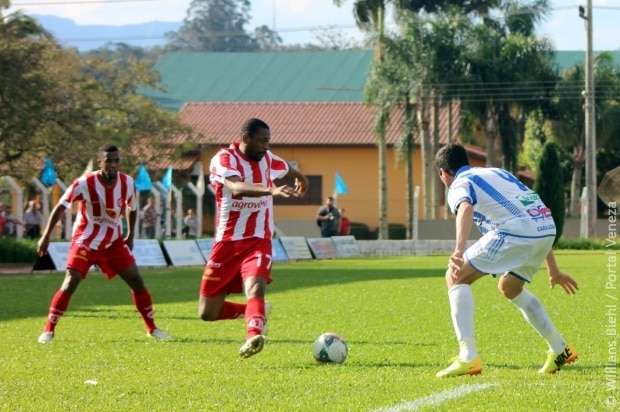 Metropolitano vence o clássico da polenta