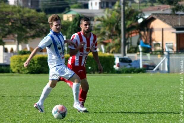 Metropolitano vence o clássico da polenta