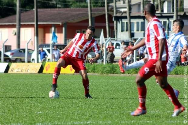 Metropolitano vence o clássico da polenta