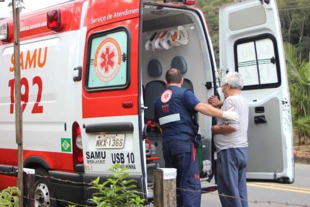 Idoso passa mal e cai em barranco nas margens do Rio Mãe Luzia