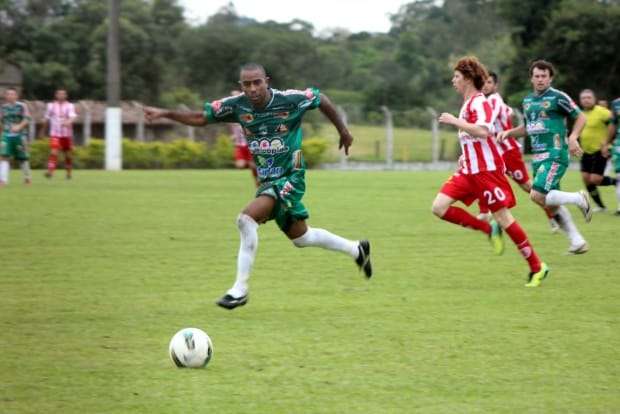 Metropolitano empata em casa, e Caravaggio vence