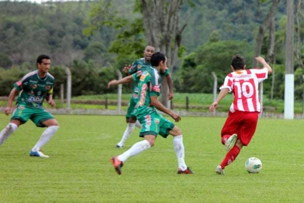 Metropolitano empata em casa, e Caravaggio vence