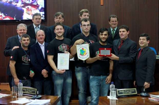 Organizadores do II Moto Veneza e Festa da Família Gava são homenageados na Câmara de Vereadores