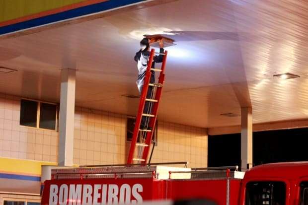 Bombeiros controlam princípio de incêndio em posto de combustíveis em Nova Veneza